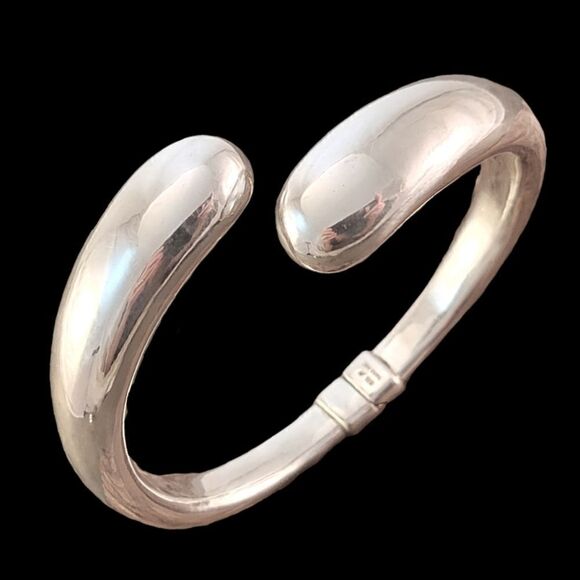 Sterling Contemporary Spring Hinge Bypass Bangle Bracelet - Picture 1 of 7
